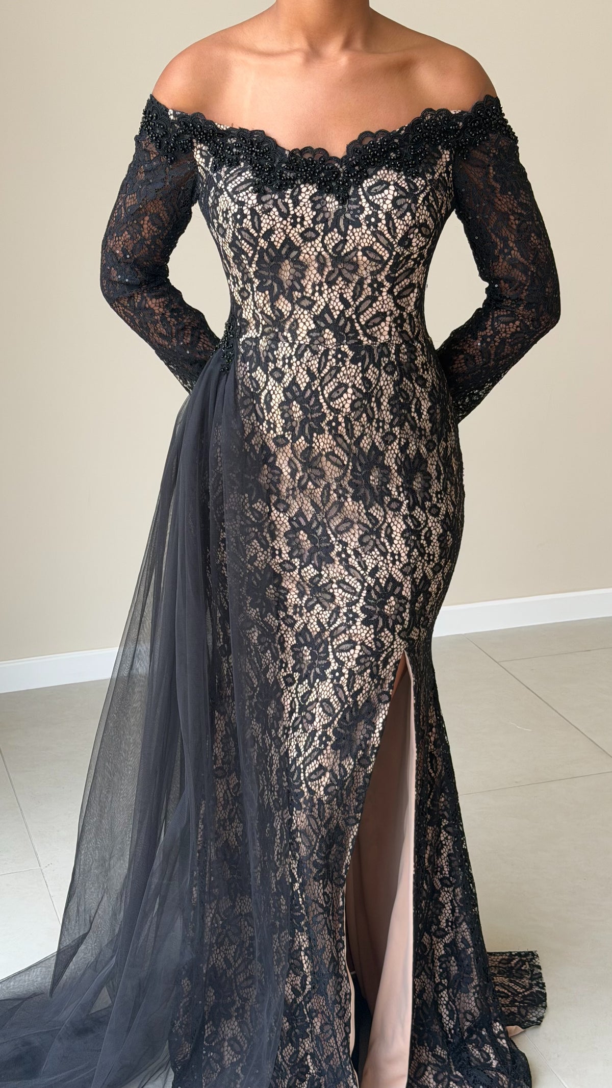 The Isia Dress - Noir