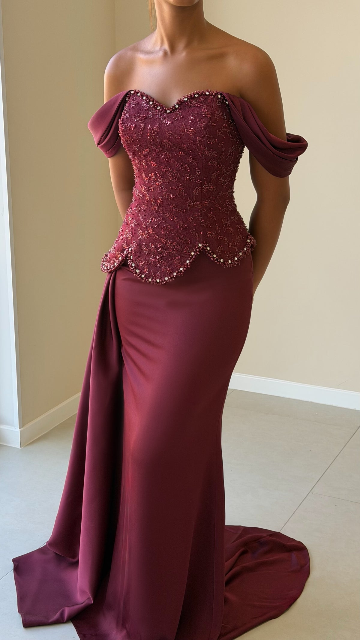 The Naïa Dress - Bordeaux