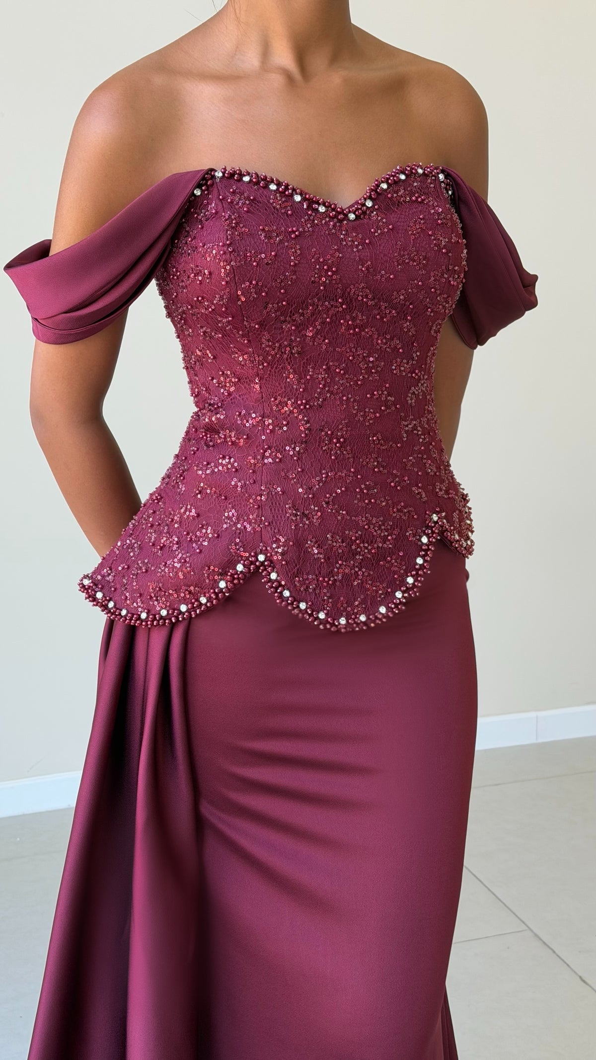 The Naïa Dress - Bordeaux