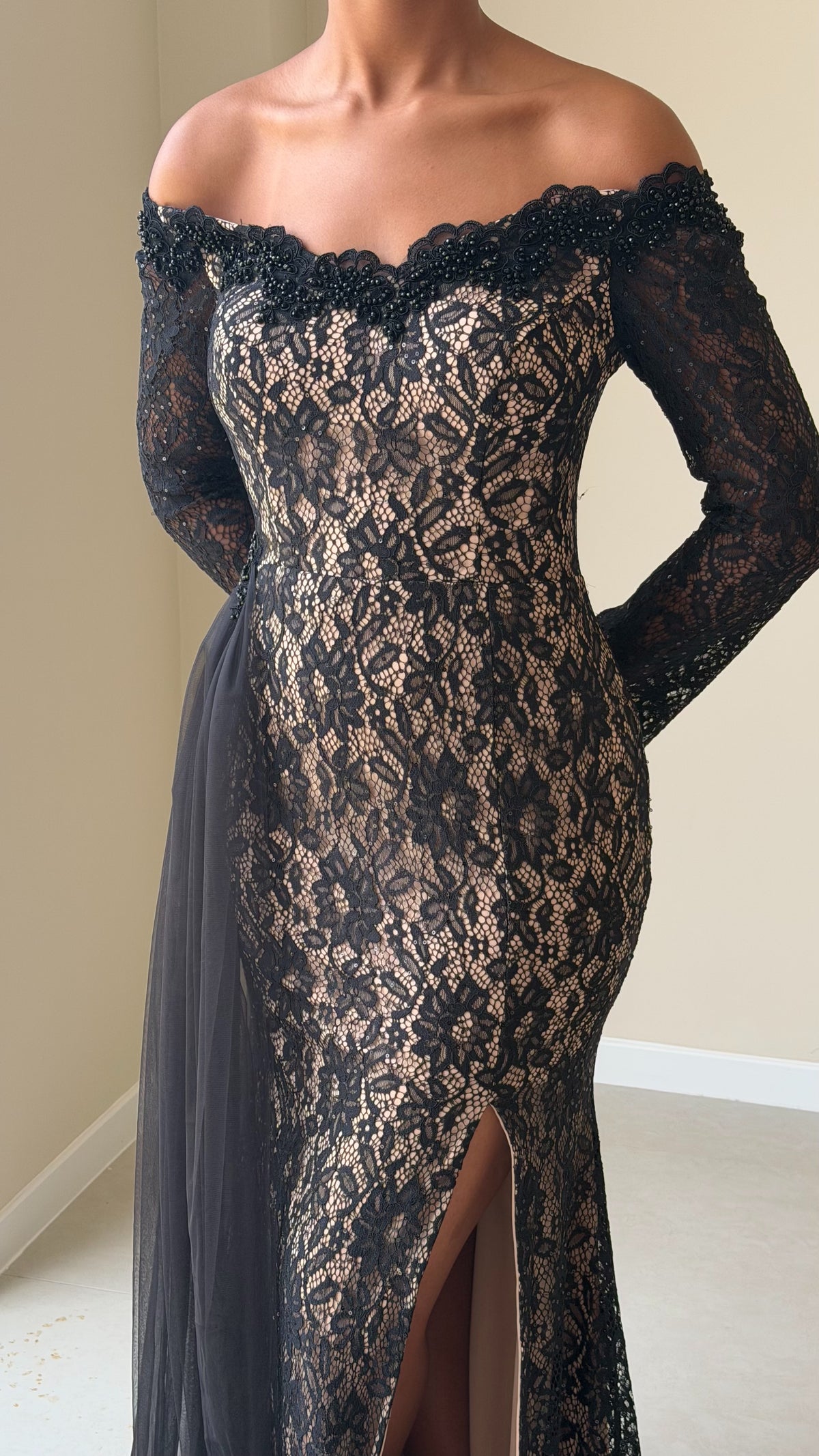 The Isia Dress - Noir